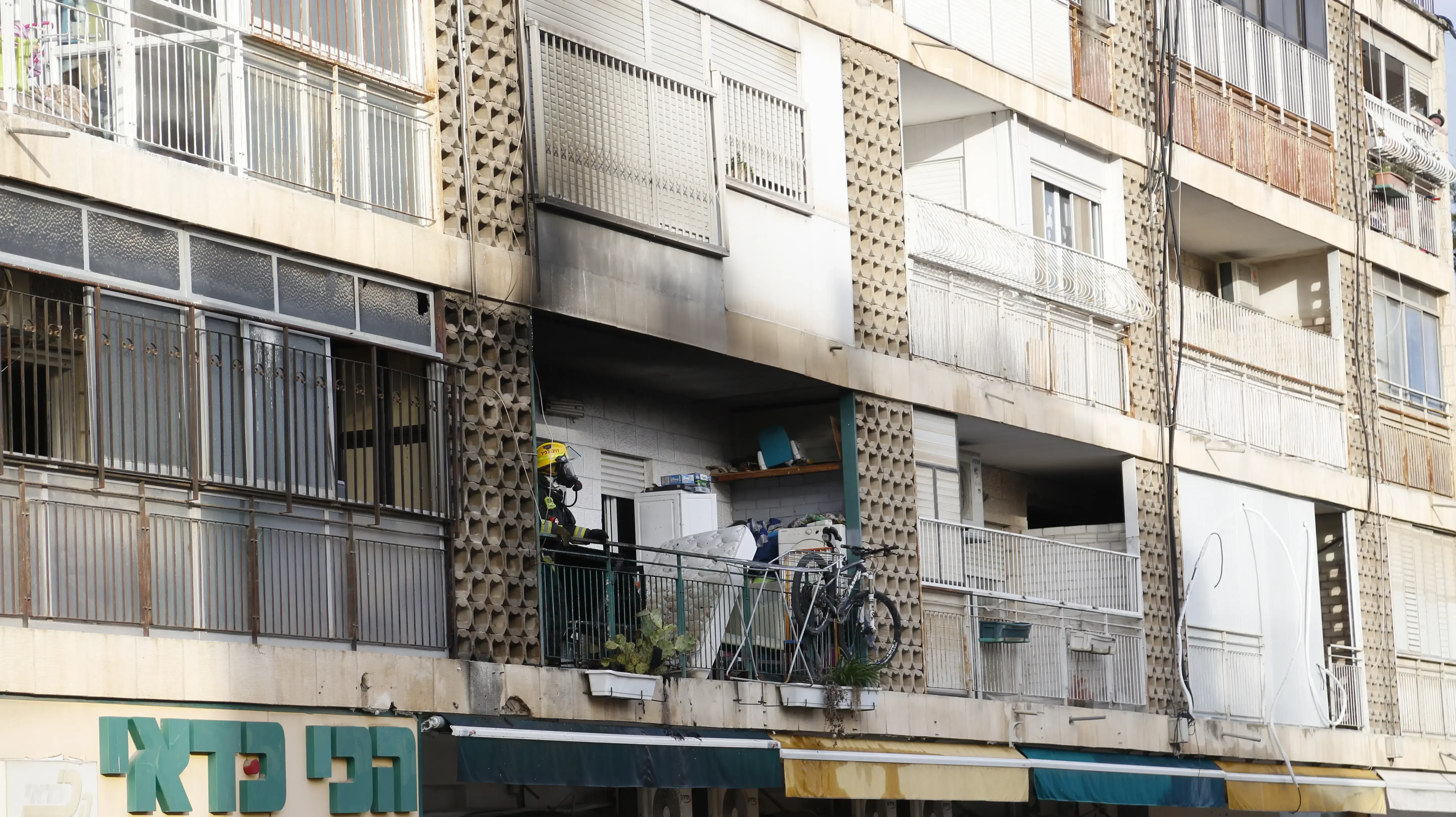 שריפה בדירה בשכונת בית וגן בירושלים, 25 בפברואר 2018 שריפה בדירה בשכונת בית וגן בירושלים, 25 בפברואר 2018