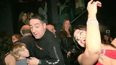 יונה ויזנטל במסיבה של אדמה משוגעת
