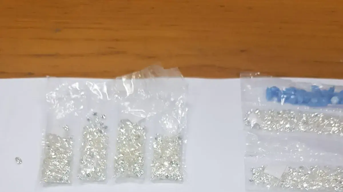 היהולומים שנגנבו על ידי התייר בתל אביב היהולומים שנגנבו על ידי התייר בתל אביב