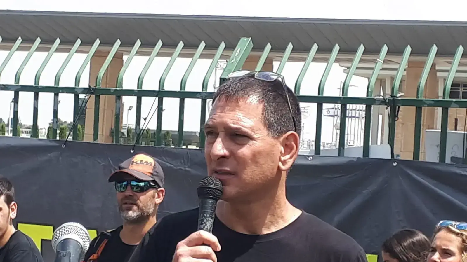 יוני ספיר ממובילי מאבק אסדות הגז יוני ספיר ממובילי מאבק אסדות הגז