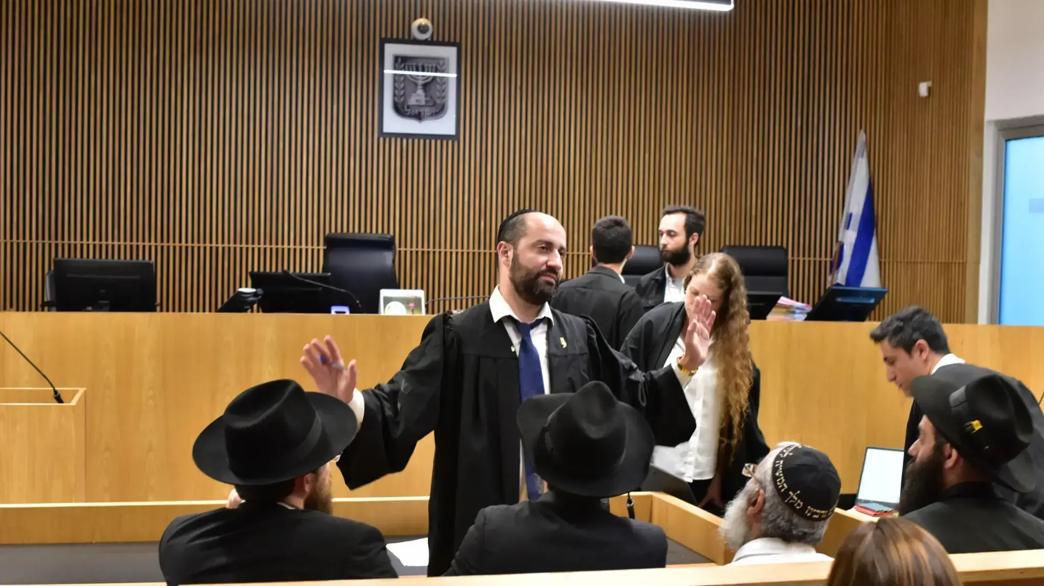 דיון בבית המשפט המחוזי בתל אביב עתירת חב"ד נגד פסילת האירוע "משיח בכיכר" על ידי עיריית תל אביב דיון בבית המשפט המחוזי בתל אביב עתירת חב"ד נגד פסילת האירוע "משיח בכיכר" על ידי עיריית תל אביב