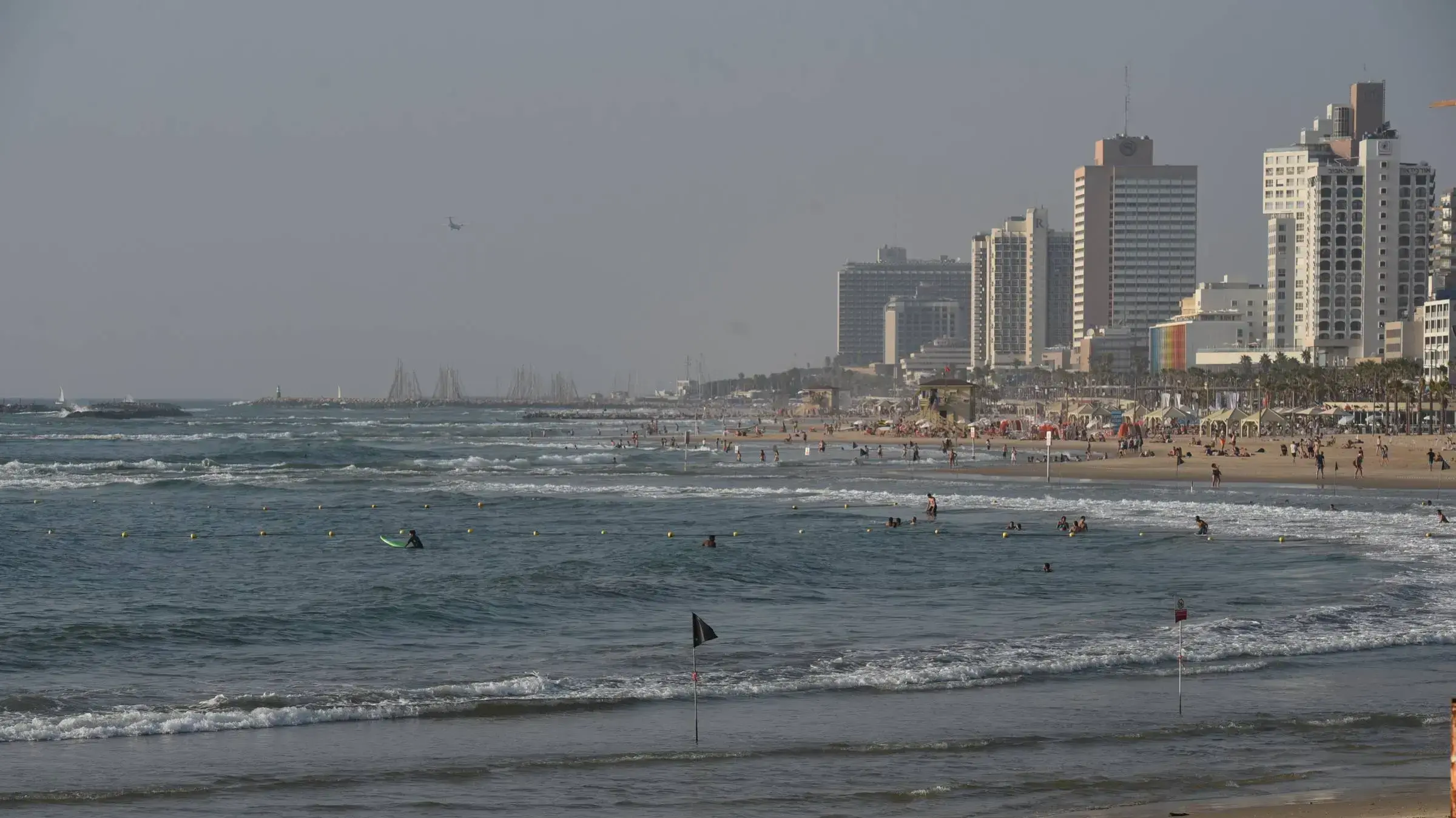חופי הים בתל אביב בזמן גמר המונדיאל, 15 ביולי 2018 חופי הים בתל אביב בזמן גמר המונדיאל, 15 ביולי 2018