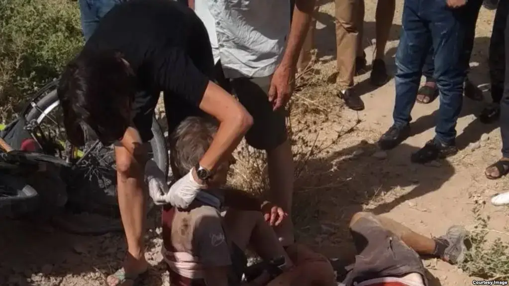 רוכב אופניים שנפצע באירוע דריסה, טג'יקיסטן, 29 ביולי 2018 רוכב אופניים שנפצע באירוע דריסה, טג'יקיסטן, 29 ביולי 2018