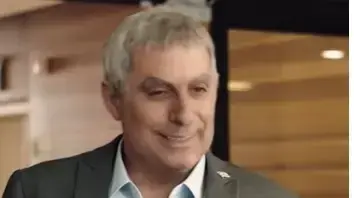 משה כחלון בפרסומת של הלמן אלדובי משה כחלון בפרסומת של הלמן אלדובי