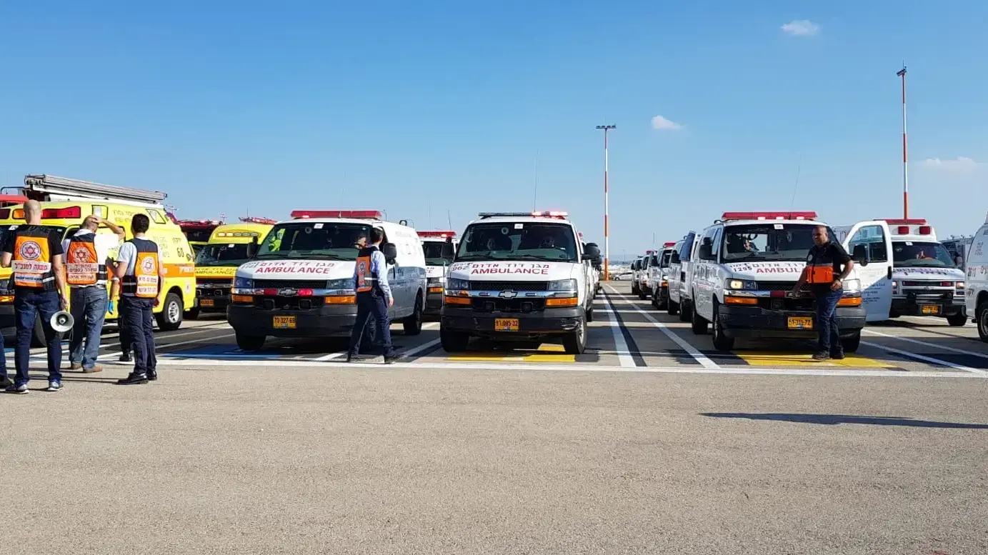 מצב חירום נתב''ג כחות מד''א הגיעו לאבטח את הנחיתה מצב חירום נתב''ג כחות מד''א הגיעו לאבטח את הנחיתה
