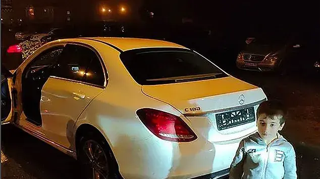 ילד בן חמש שקיבל מכונית מרצדס במתנה משליט צ'צ'ניה, נובמבר 2018 ילד בן חמש שקיבל מכונית מרצדס במתנה משליט צ'צ'ניה, נובמבר 2018