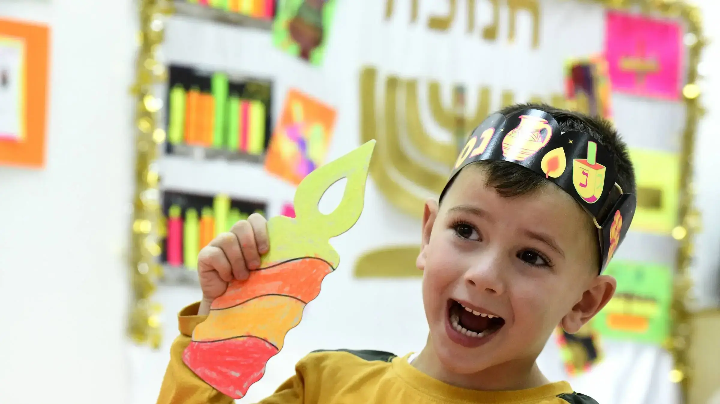פעילות יצרתית לקראת חג החנוכה בגן אלון בשדרות 29 בנובמבר 2018 פעילות יצרתית לקראת חג החנוכה בגן אלון בשדרות 29 בנובמבר 2018