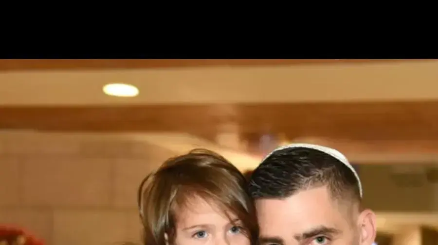 חתונתם של סתיו רפאלי ונתלי מירו, הוריו של הילד אריאל חולה הסרטן, ליד מיטתו בבית חולים הדסה עין כרם חתונתם של סתיו רפאלי ונתלי מירו, הוריו של הילד אריאל חולה הסרטן, ליד מיטתו בבית חולים הדסה עין כרם