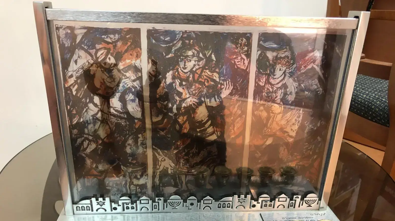 החנוכיה של נהרה כהן, דיירת בבית דיור מוגן "עד 120" בהוד השרון החנוכיה של נהרה כהן, דיירת בבית דיור מוגן "עד 120" בהוד השרון