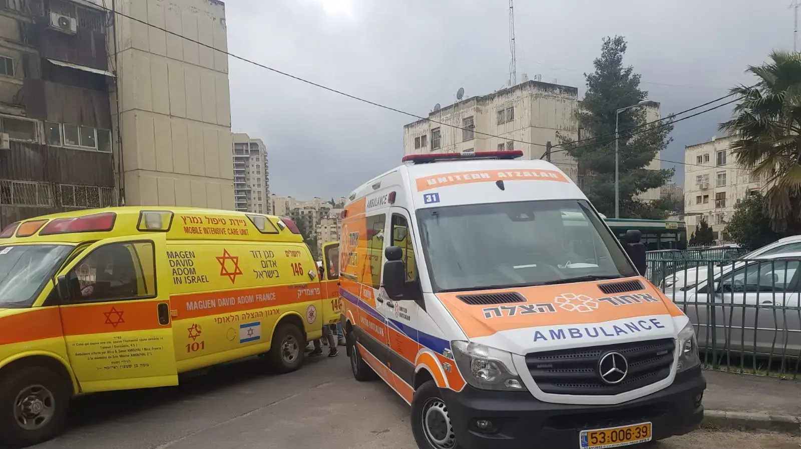 זירת הדקירה ברחוב אברהם שטרן בירושלים זירת הדקירה ברחוב אברהם שטרן בירושלים