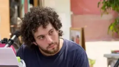 משטרת ישראל עצרה מורה לפסנתר מהשרון , בועז ליובין, בחשד לעבירות מין שביצע בתלמידיו באזור השרון. משטרת ישראל עצרה מורה לפסנתר מהשרון , בועז ליובין, בחשד לעבירות מין שביצע בתלמידיו באזור השרון.