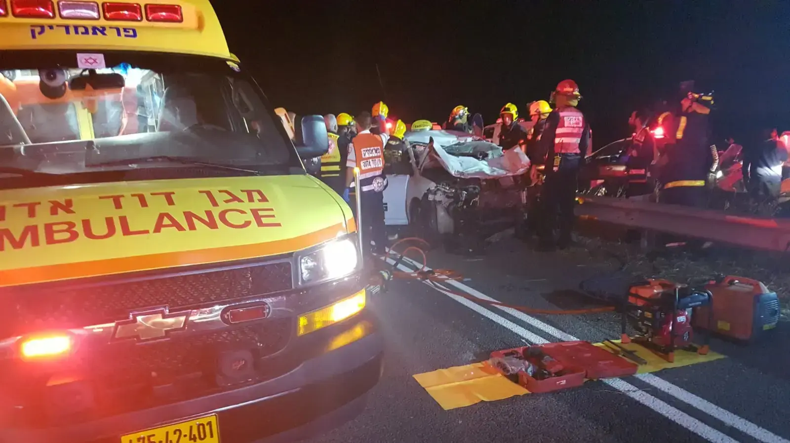 תאונת דרכים בכביש 4 במחלף אשדוד תאונת דרכים בכביש 4 במחלף אשדוד