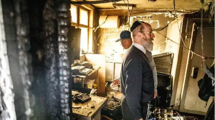ישיבת תורת חיים במזרח מוסקבה אחרי שהוצתה והושחתה ב-19 באפריל 2019 ישיבת תורת חיים במזרח מוסקבה אחרי שהוצתה והושחתה ב-19 באפריל 2019