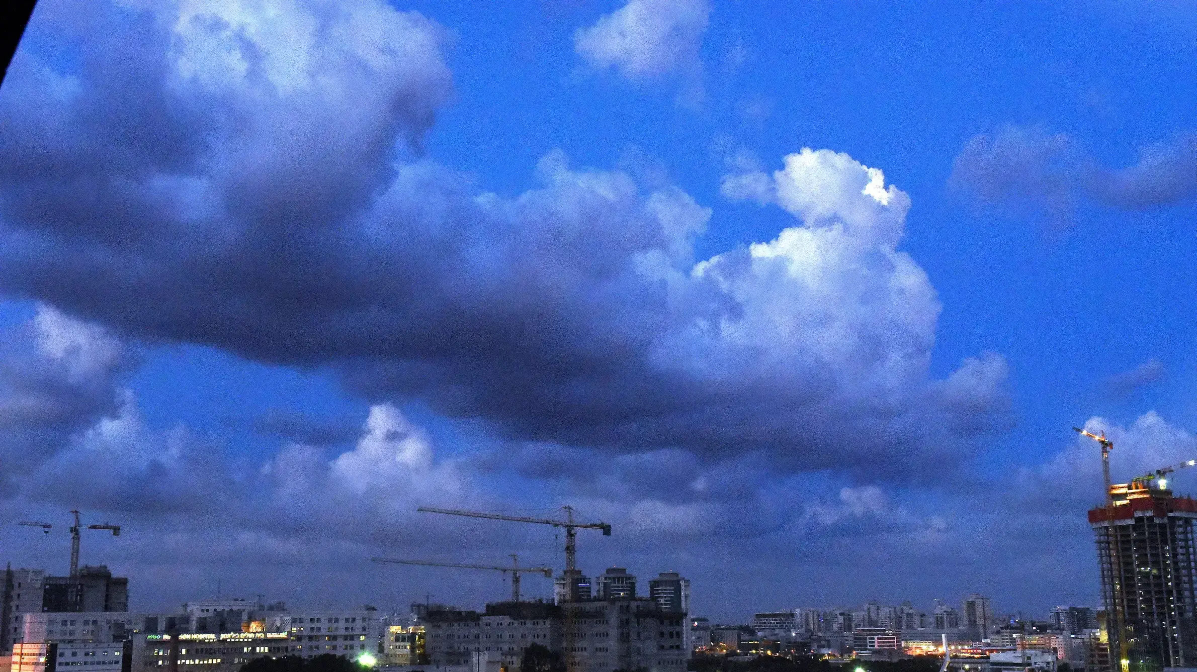 מזג אוויר בגוש דן 21 באפריל 2019
מזג אוויר בגוש דן 21 באפריל 2019