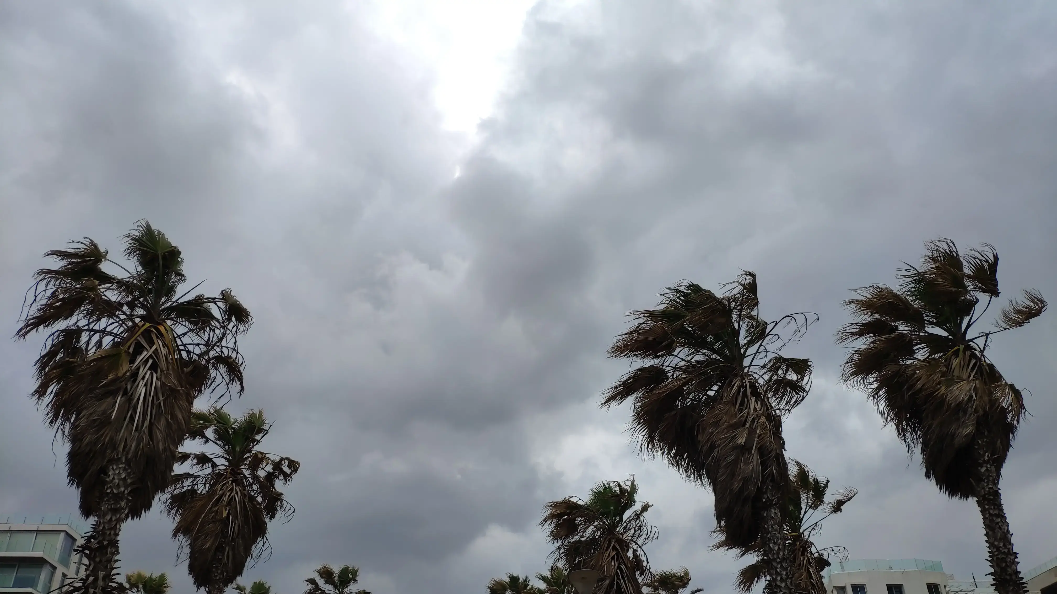 מזג אויר מעונן בגוש דן, 21 באפריל 2019 מזג אויר מעונן בגוש דן, 21 באפריל 2019
