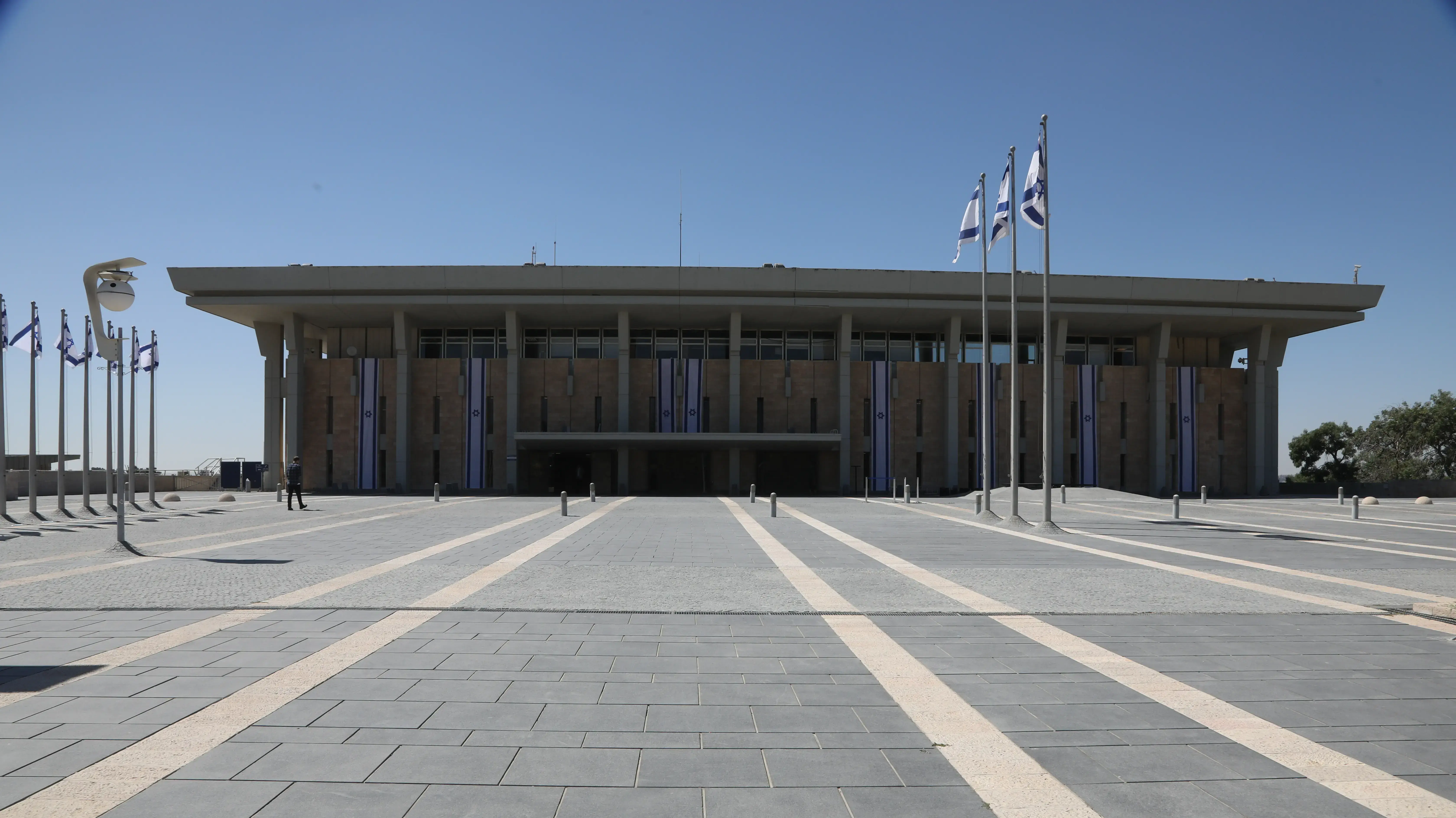 אייטם טריוויה של יקי אדמקר
בניין הכנסת אייטם טריוויה של יקי אדמקר
בניין הכנסת