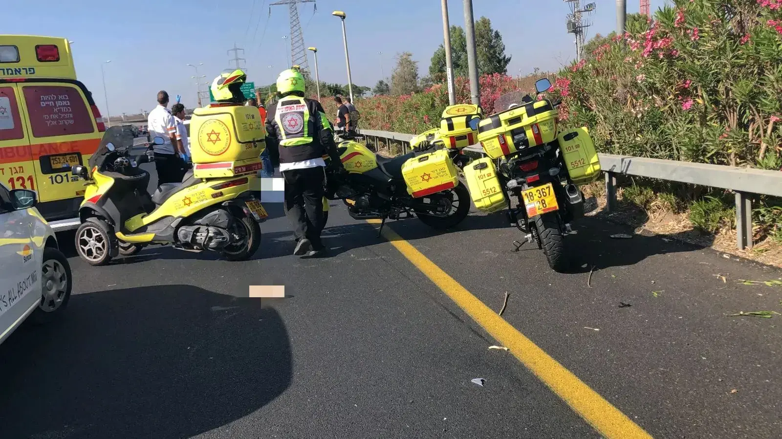 זירת התאונה בנתיבי איילון
סמוך למחלף שבעת הכוכבים, 29 במאי 2019 זירת התאונה בנתיבי איילון
סמוך למחלף שבעת הכוכבים, 29 במאי 2019