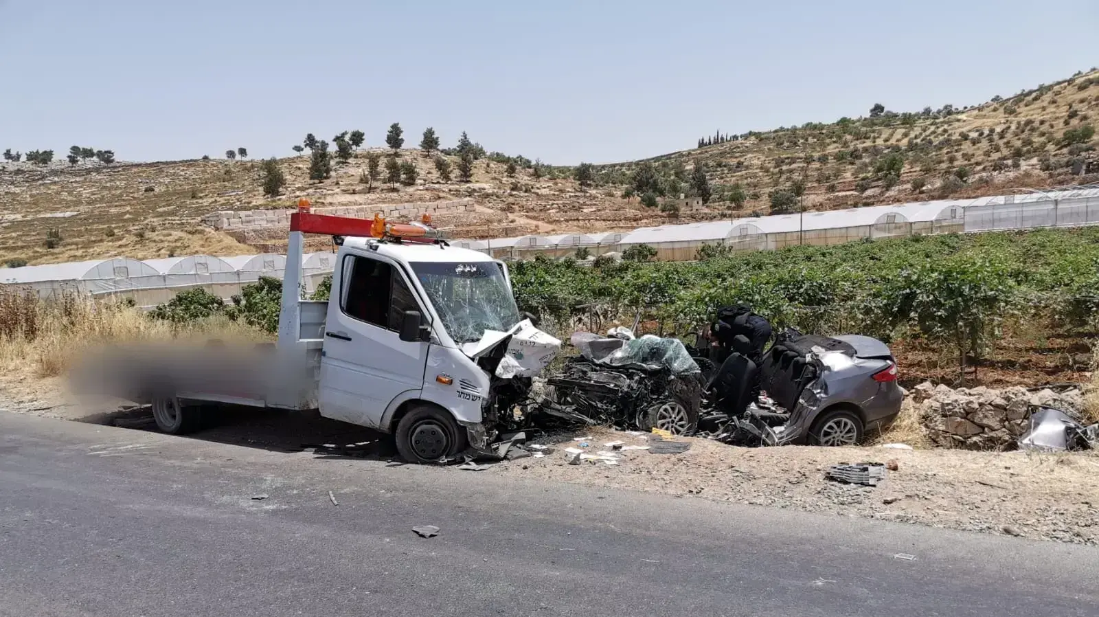 תאונת דרכים בין משאית לרכב בכביש 60 בדרום הר חברון, בסמוך לבית חגי, 1 ביוני 2019 תאונת דרכים בין משאית לרכב בכביש 60 בדרום הר חברון, בסמוך לבית חגי, 1 ביוני 2019