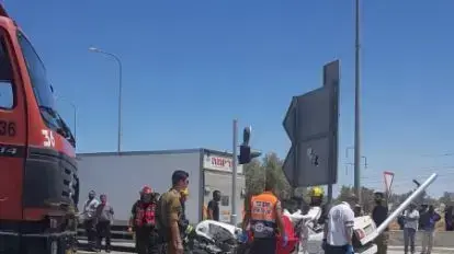 זירת תאונת הדרכים במין משאית לרכב פרטי סמוך לצומת אחים 3 ביוני 2019 זירת תאונת הדרכים במין משאית לרכב פרטי סמוך לצומת אחים 3 ביוני 2019