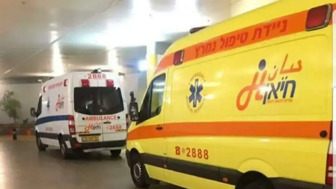 אמבולנס בחנייה אמבולנס בחנייה