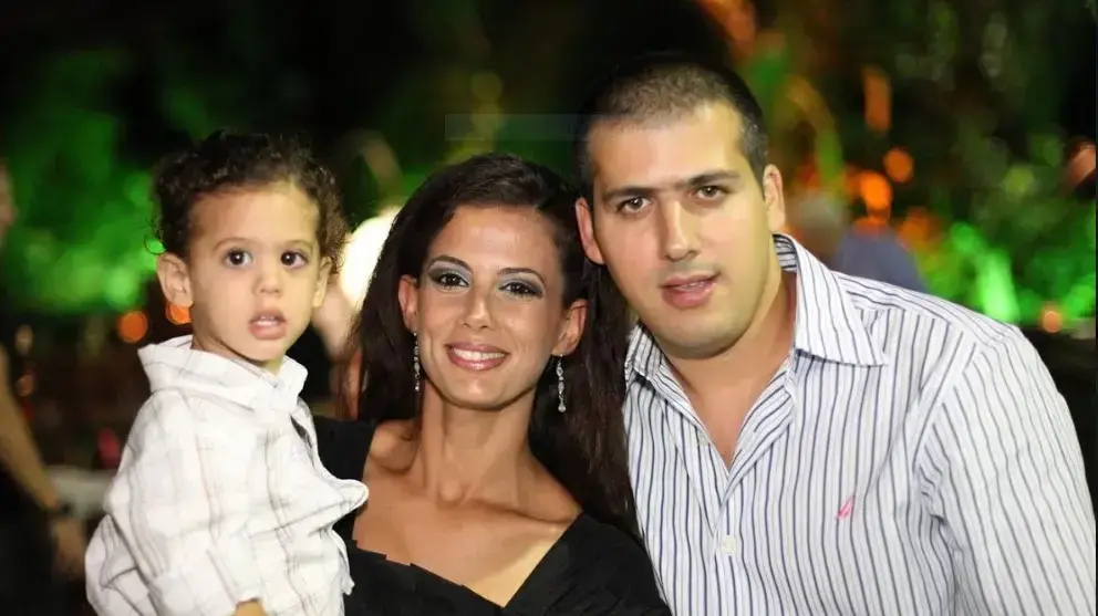 אלמנתו של אבירם לוי שנספה באסון השריפה בכרמל מנציחה את זכרו בכניסה לעפולה