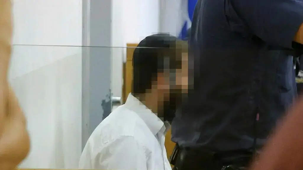 המורה הנאשם בהטרדה מינית של תלמידיו בפתח תקווה - 12/7 המורה הנאשם בהטרדה מינית של תלמידיו בפתח תקווה - 12/7