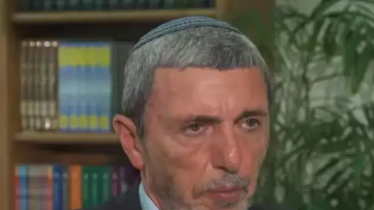 לא צריך איזון קדוש. שר החינוך רפי פרץ לא צריך איזון קדוש. שר החינוך רפי פרץ