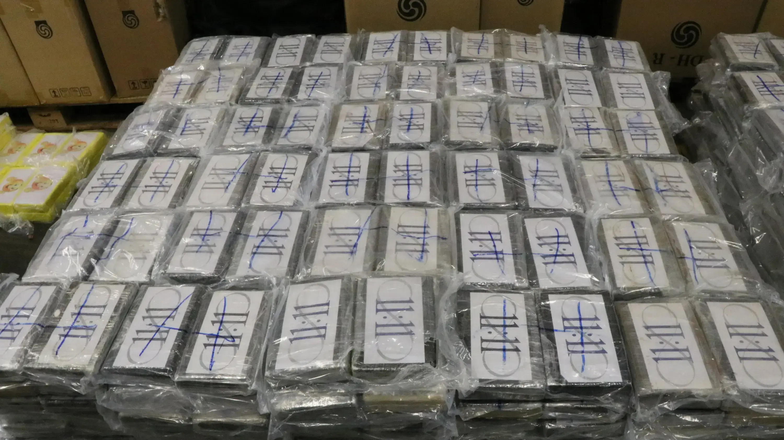 חבילות הקוקאין שנתפס במכס בהמבורג שבגרמניה. 02 באוגוסט 2019 חבילות הקוקאין שנתפס במכס בהמבורג שבגרמניה. 02 באוגוסט 2019