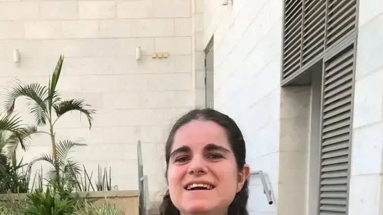 לי גיא- רון לי גיא- רון