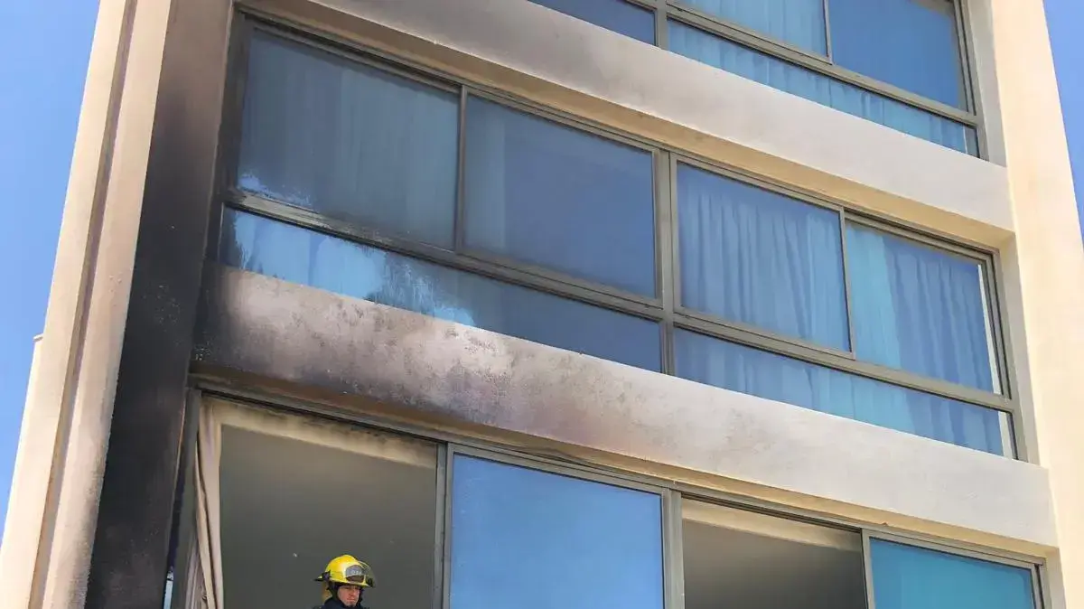 שריפה בבית המלון מג׳יק פלאס באילת 19 באוגוסט 2019 שריפה בבית המלון מג׳יק פלאס באילת 19 באוגוסט 2019