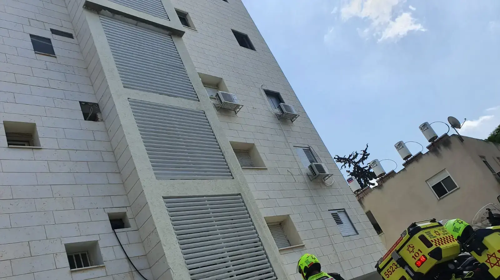 פועל בן 50 נפל מגובה 5 קומות ונהרג, קרית ביאליק, 6 אוקטובר 2019 פועל בן 50 נפל מגובה 5 קומות ונהרג, קרית ביאליק, 6 אוקטובר 2019