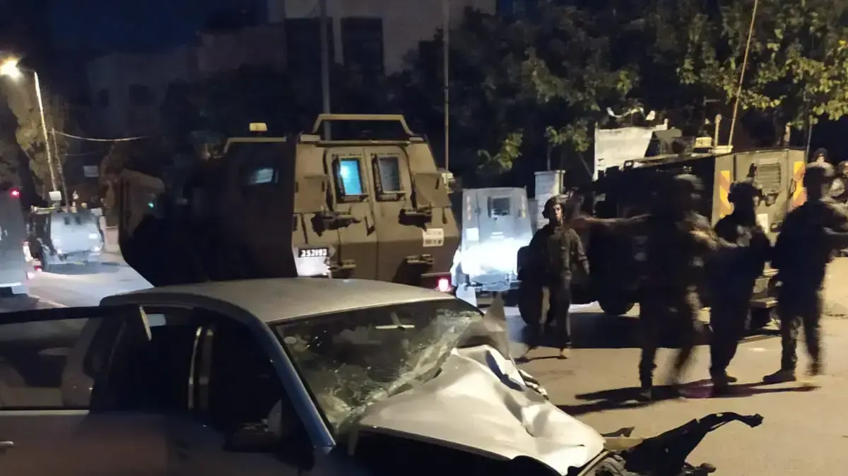 רכבו של המחבל שניסה לדרוס מסתערבי משמר הגבול של המשטרה במחנה הפליטים אל-אמערי הסמוך לרמאללה. ה-17 לאוקטובר רכבו של המחבל שניסה לדרוס מסתערבי משמר הגבול של המשטרה במחנה הפליטים אל-אמערי הסמוך לרמאללה. ה-17 לאוקטובר