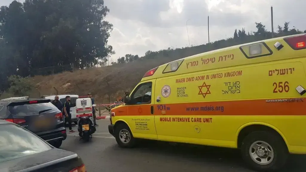 זירת תאונת הקורקינט החשמלי ברחוב וינר בירושלים - ה-25 לאוקטובר 2019 זירת תאונת הקורקינט החשמלי ברחוב וינר בירושלים - ה-25 לאוקטובר 2019