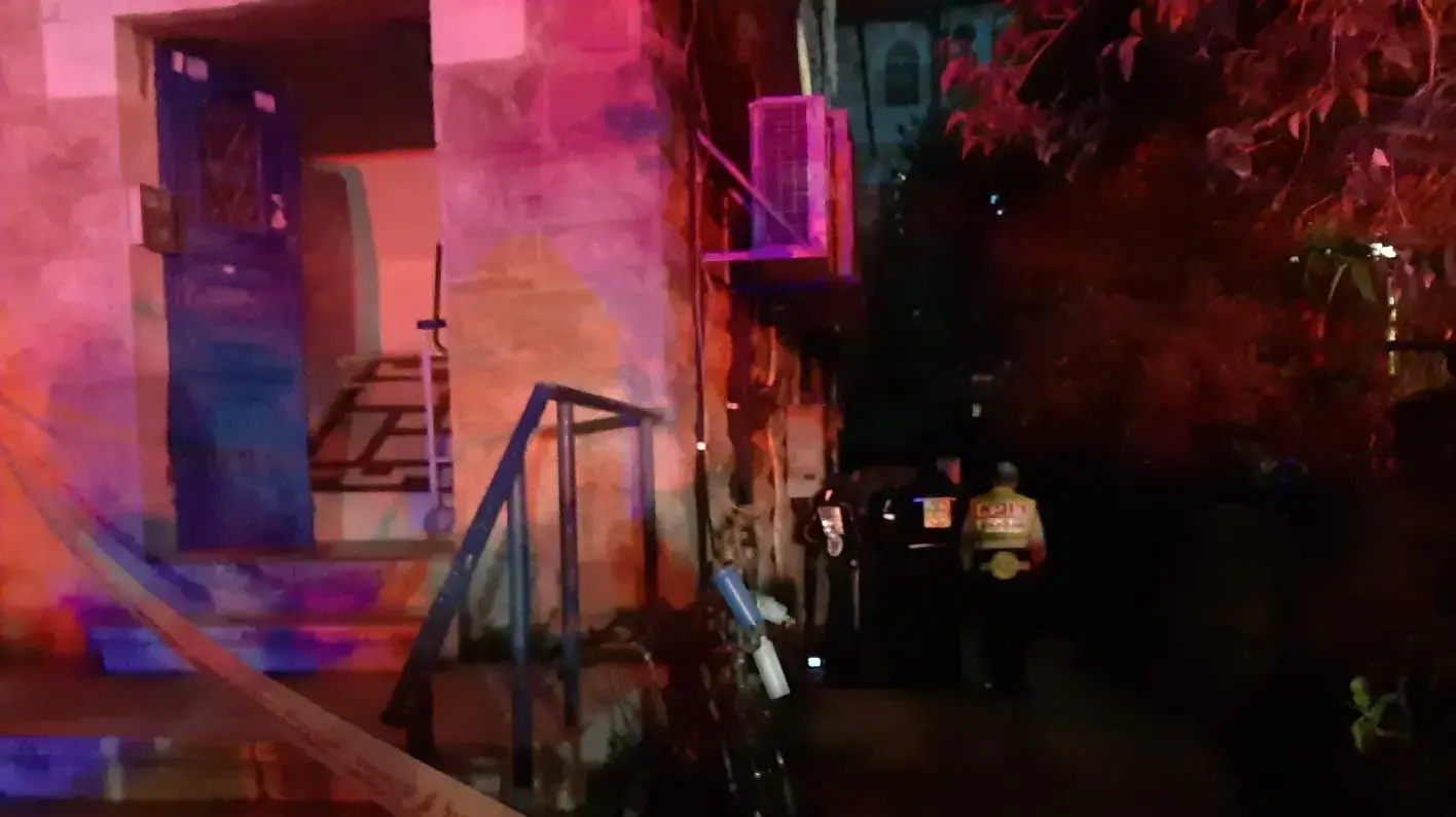 שני צעירים נמצאו ללא רוח חיים בדירה ברחוב ז'בוטינסקי בירושלים 23 נובמבר 2019 שני צעירים נמצאו ללא רוח חיים בדירה ברחוב ז'בוטינסקי בירושלים 23 נובמבר 2019