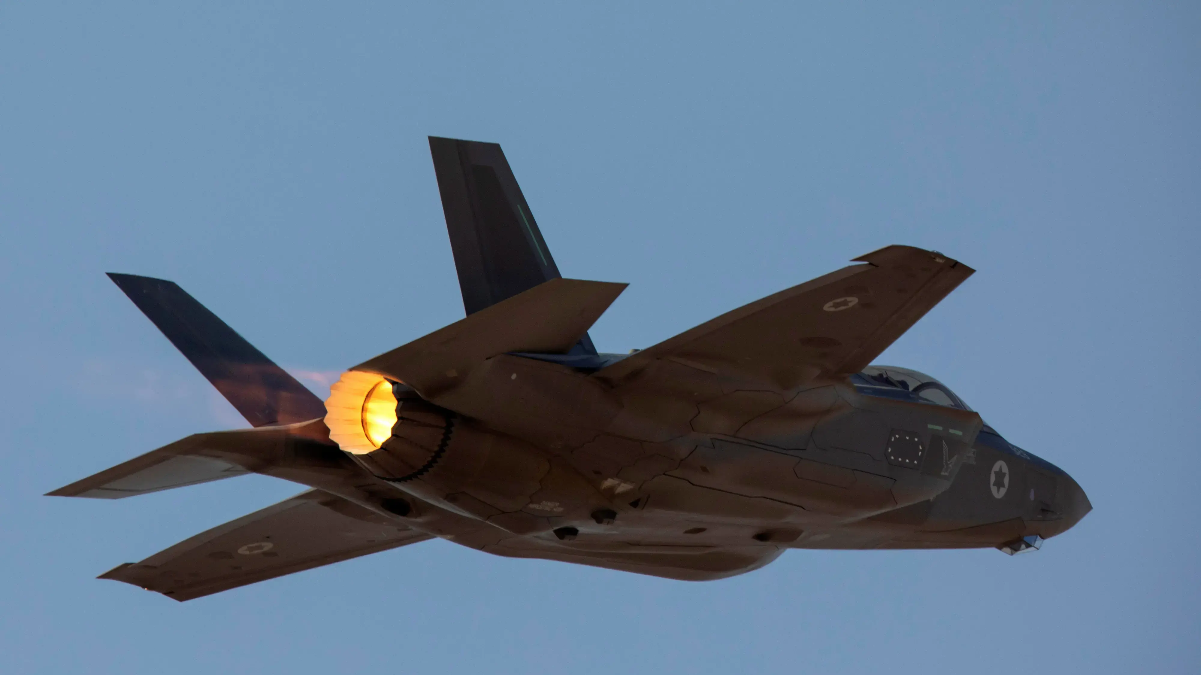 מטוס F-35 של חיל האוויר במהלך תרגיל ה"בלו פלאג" בבסיס עובדה ב-11 בנובמבר 2019 מטוס F-35 של חיל האוויר במהלך תרגיל ה"בלו פלאג" בבסיס עובדה ב-11 בנובמבר 2019