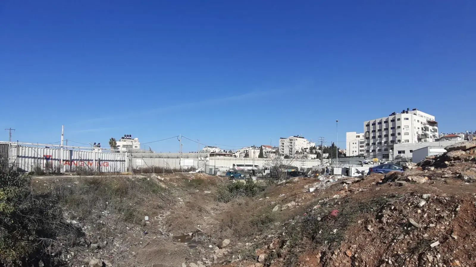 עבודות לגידור בור המים בבית חנינא לאחר מותו של קייס אבו רמילה שנמצא מת בקרקעית הבור עבודות לגידור בור המים בבית חנינא לאחר מותו של קייס אבו רמילה שנמצא מת בקרקעית הבור