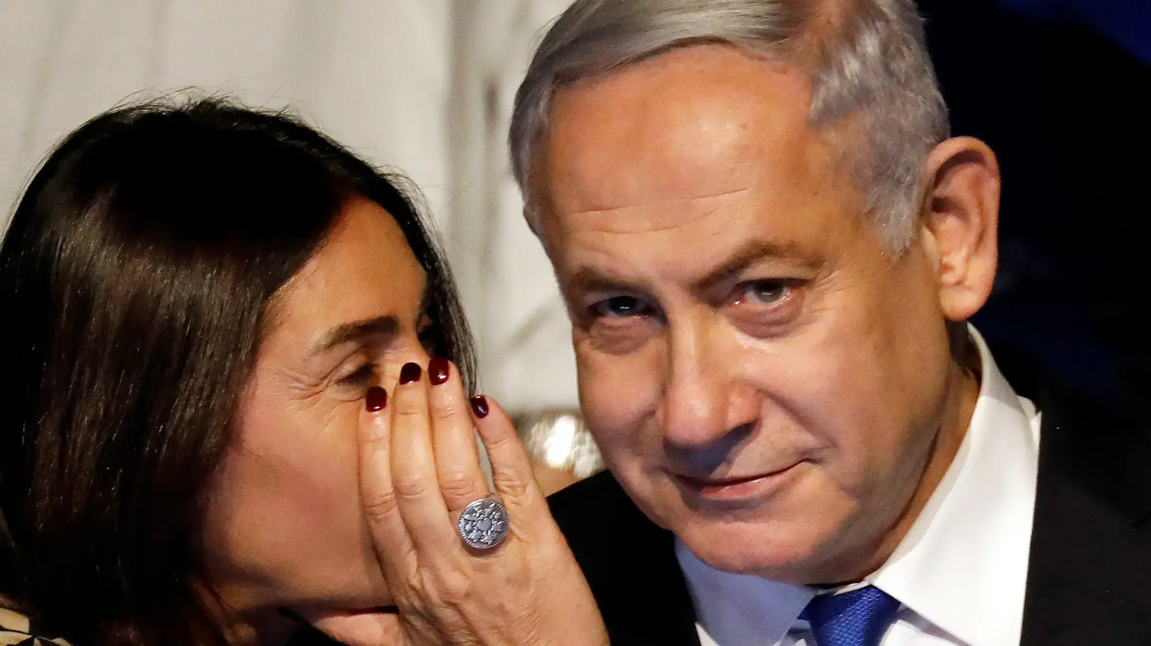 ראש הממשלה בנימין נתניהו עם שרת התרבות והספורט מירי רגב באירוע בחירות בראשון לציון ב-18 בפברואר 2020 ראש הממשלה בנימין נתניהו עם שרת התרבות והספורט מירי רגב באירוע בחירות בראשון לציון ב-18 בפברואר 2020