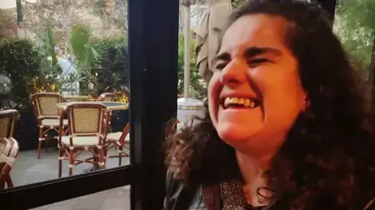 לי גיא-רון מבלה בבר בתל אביב לפני הקורונה 6.3.20 לי גיא-רון מבלה בבר בתל אביב לפני הקורונה 6.3.20