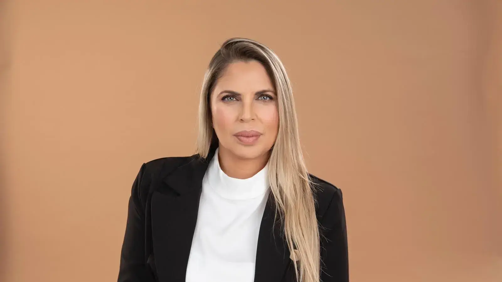 עו"ד שני אילוז, מייצגת את הקצינה בתביעה האזרחית עו"ד שני אילוז, מייצגת את הקצינה בתביעה האזרחית