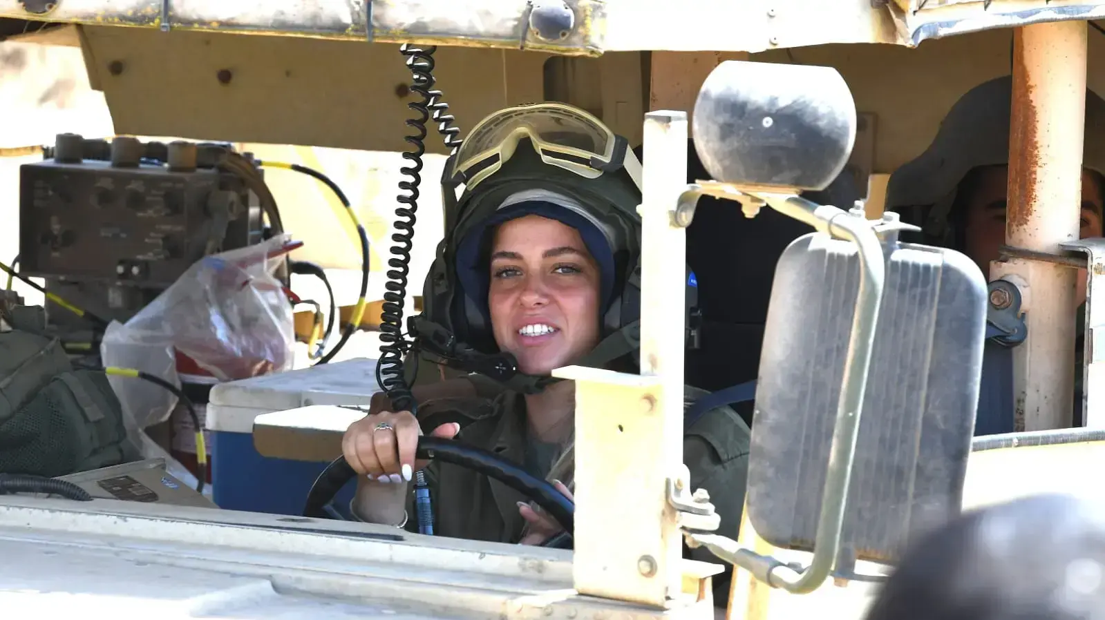 כן, גם בצבא. על הפנים לא מוותרים כן, גם בצבא. על הפנים לא מוותרים
