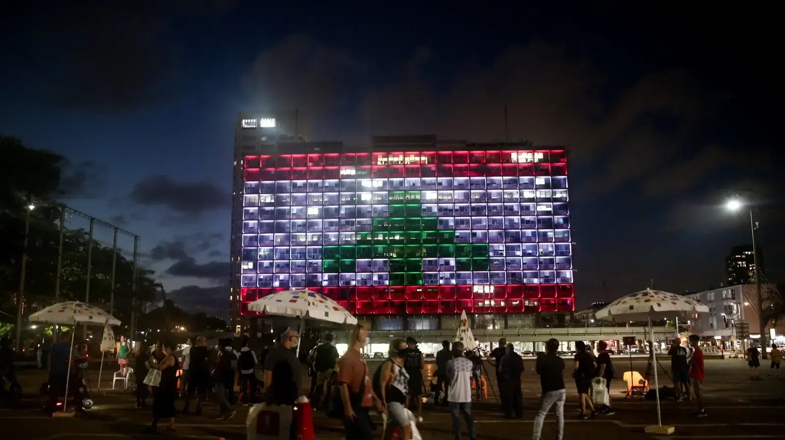בניין עיריית תל אביב הואר בדגל לבנון, 5 באוגוסט 2020