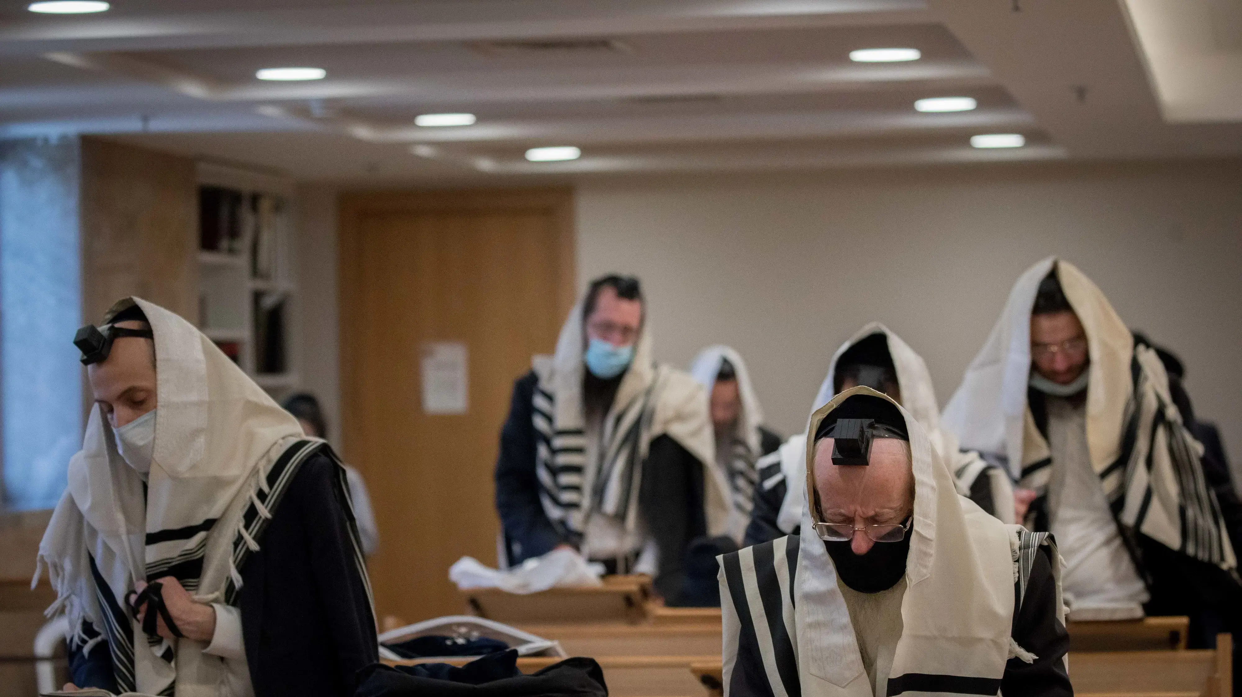 תפילה בבית כנסת במאה שערים, 18 בספטמבר 2020 תפילה בבית כנסת במאה שערים, 18 בספטמבר 2020