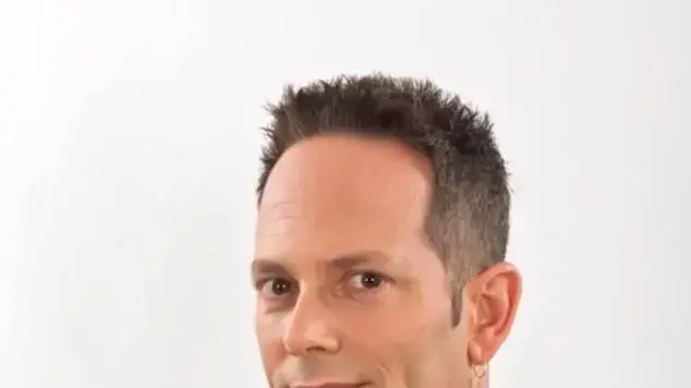 חוזר למסך. גיל ססובר חוזר למסך. גיל ססובר
