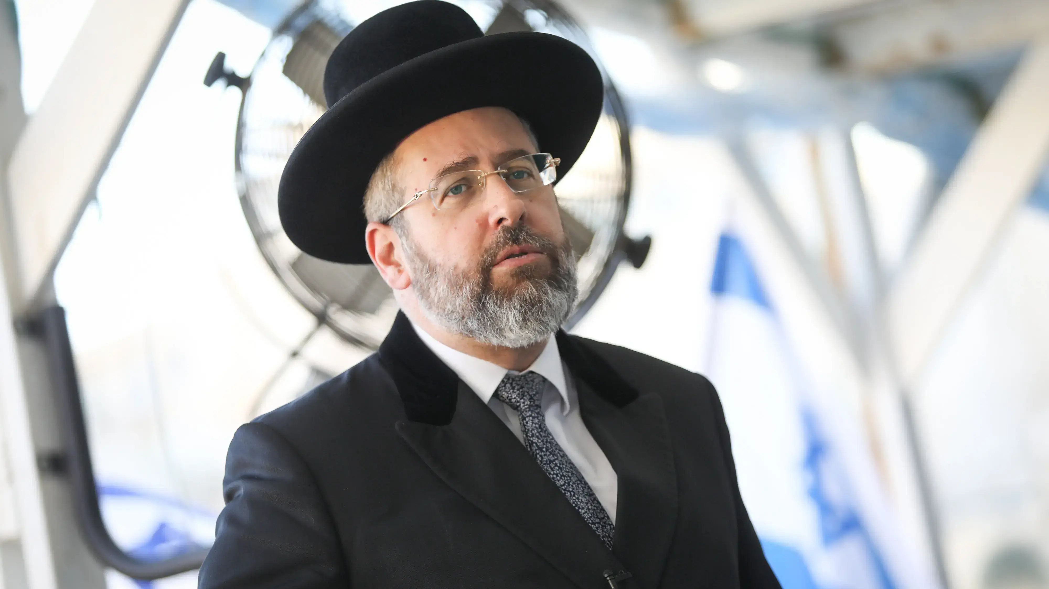 דוד לאו במהלך תפילה להחזרת החיילים החטופים בכותל 21 ביולי 2020 דוד לאו במהלך תפילה להחזרת החיילים החטופים בכותל 21 ביולי 2020