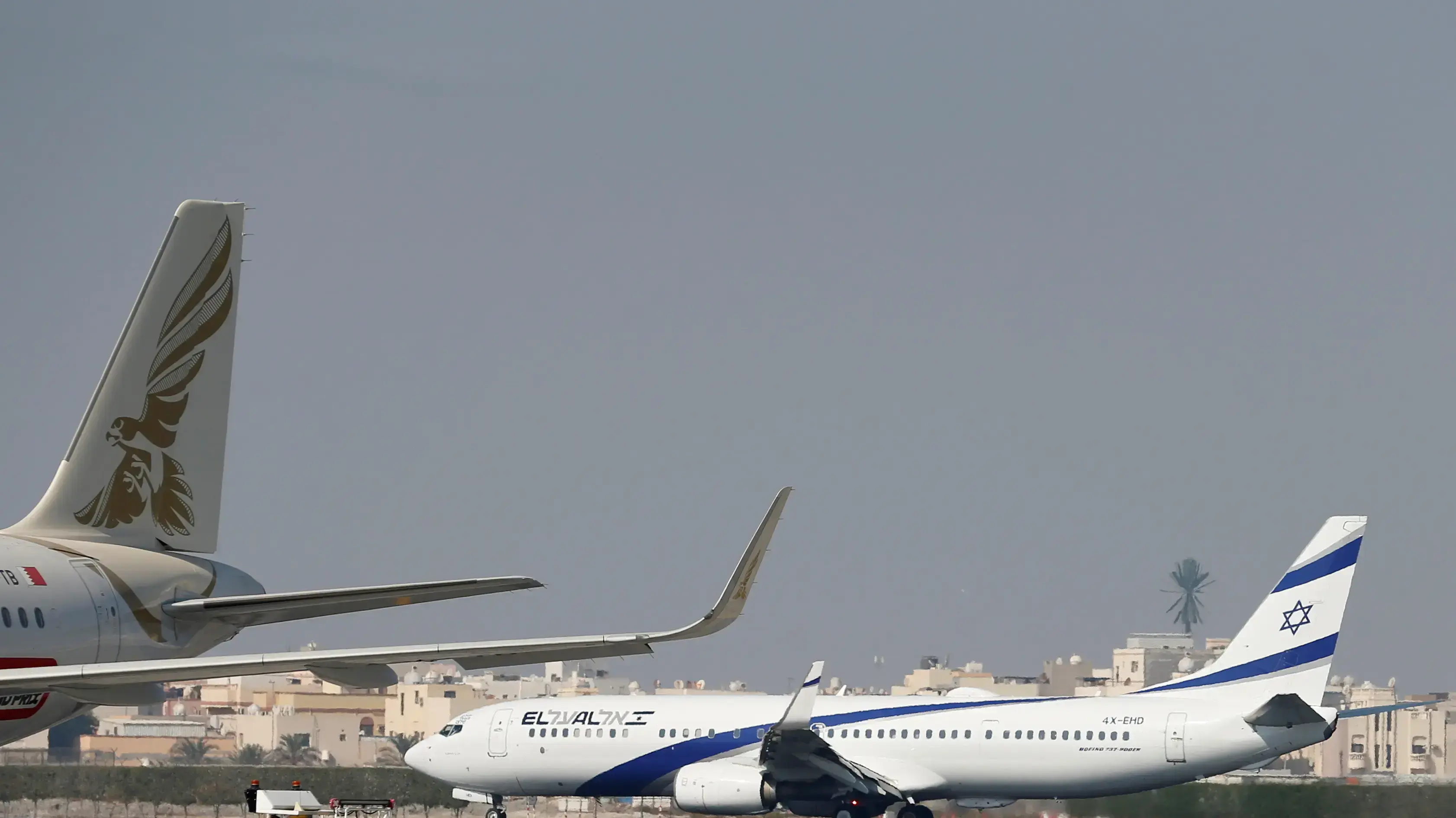 מטוס אל על עם המשלחת הישראלית נחת בבחריין, 18 באוקטובר 2020 מטוס אל על עם המשלחת הישראלית נחת בבחריין, 18 באוקטובר 2020