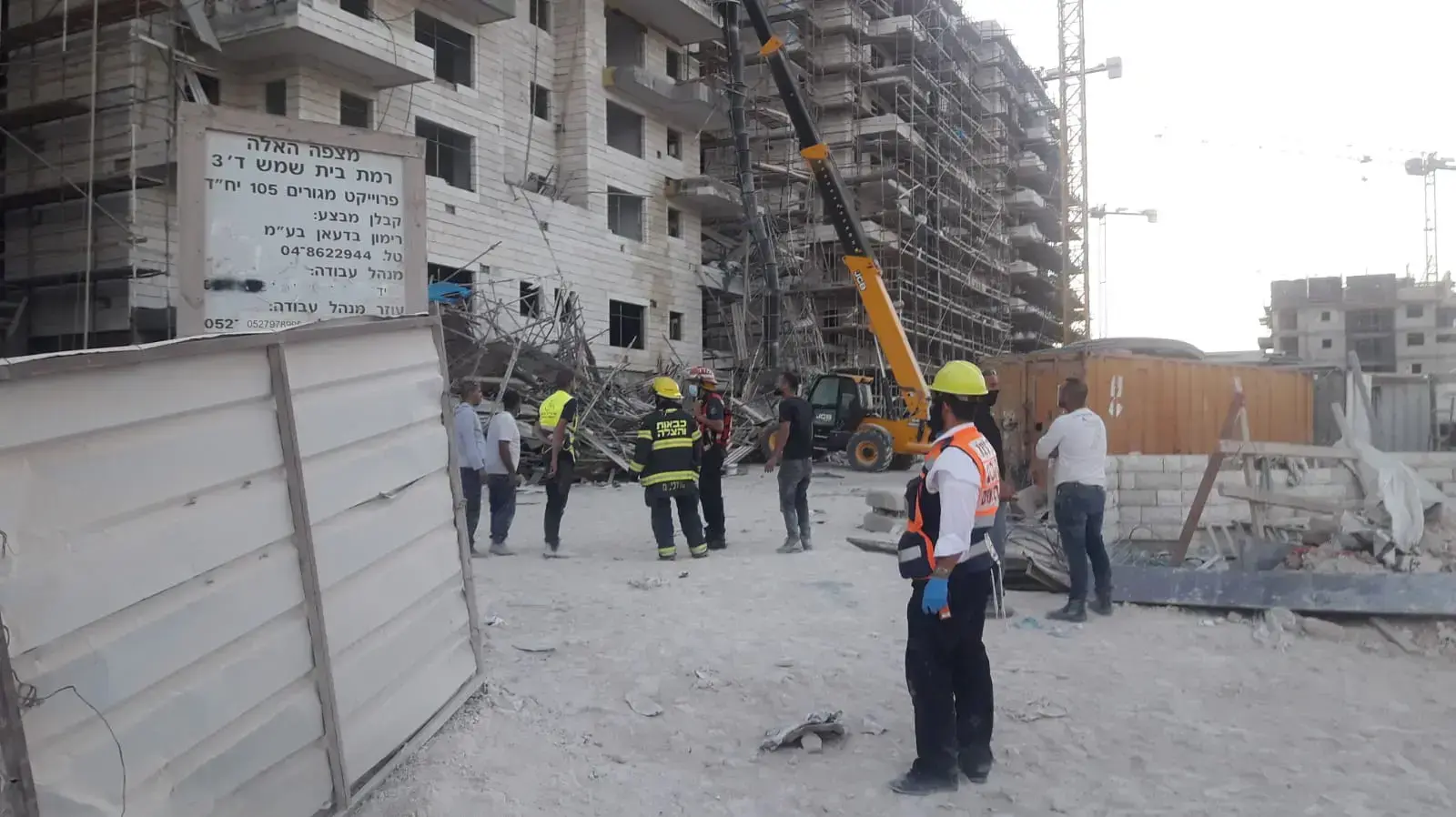 זירת קריסת הפיגומים באתר בנייה בבית שמש 21 באוקטובר 2020 זירת קריסת הפיגומים באתר בנייה בבית שמש 21 באוקטובר 2020