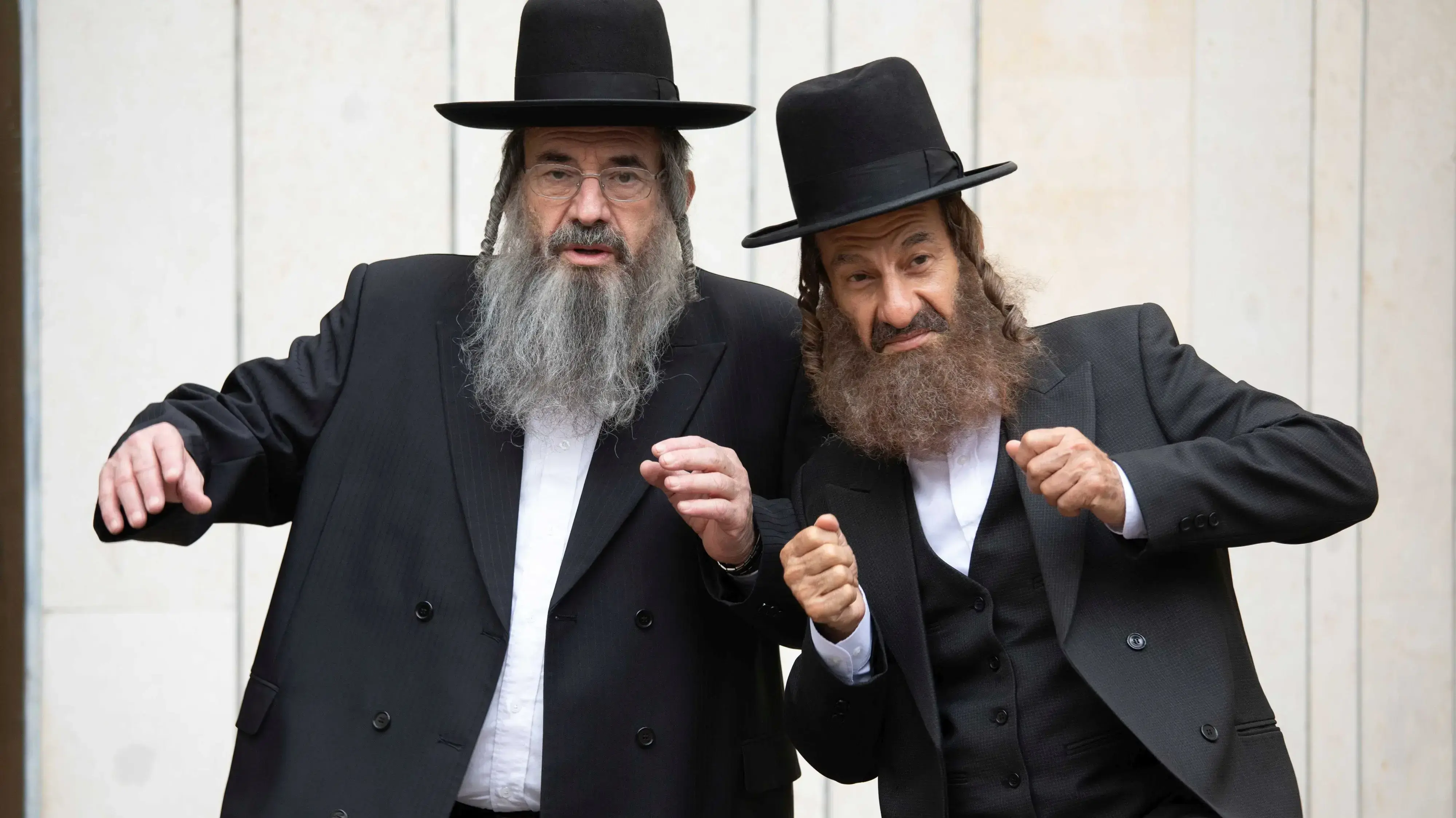 ששון גבאי ודבל'ה גליקמן בסדרה "שטיסל" ששון גבאי ודבל'ה גליקמן בסדרה "שטיסל"