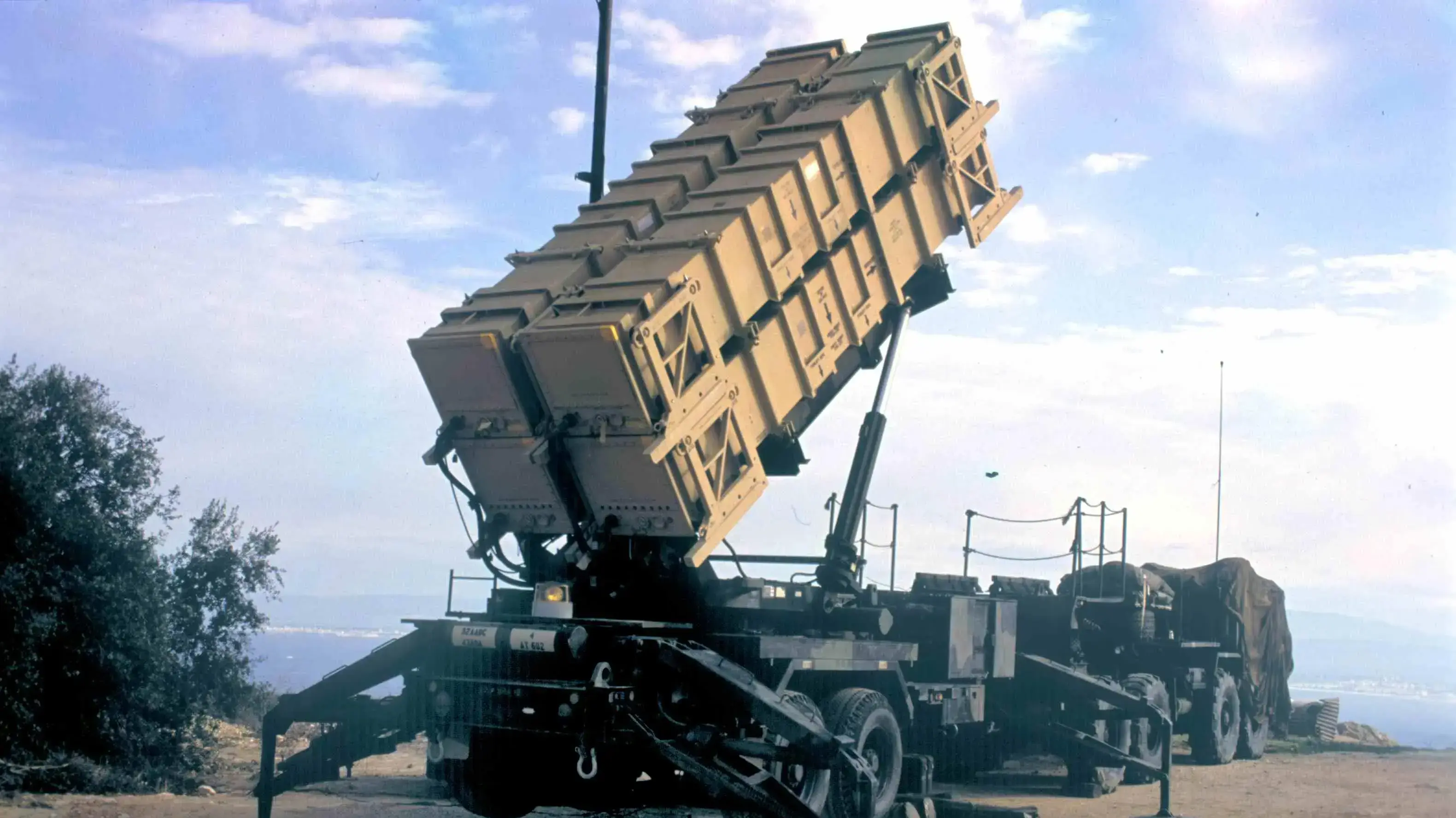 במלאות 30 שנים למלחמת המפרץ- ארכיון צה"ל במשרד הביטחון חושף חומרים ארכיוניים נדירים: לפני שיגור: סוללת פטריוט אמריקאית בפעולה. במלאות 30 שנים למלחמת המפרץ- ארכיון צה"ל במשרד הביטחון חושף חומרים ארכיוניים נדירים: לפני שיגור: סוללת פטריוט אמריקאית בפעולה.