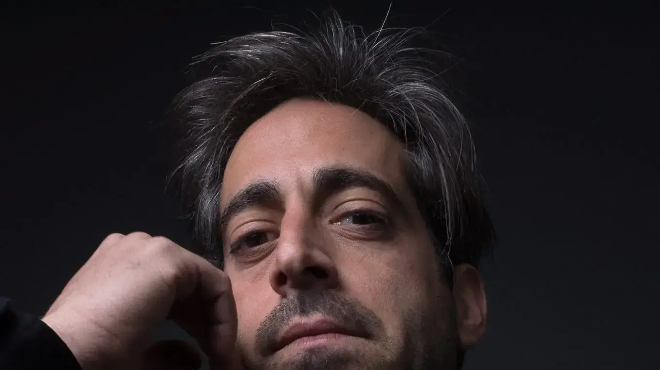 "שחקן ויוצר מוכשר ואהוב". השחקן יובל סטוניס "שחקן ויוצר מוכשר ואהוב". השחקן יובל סטוניס