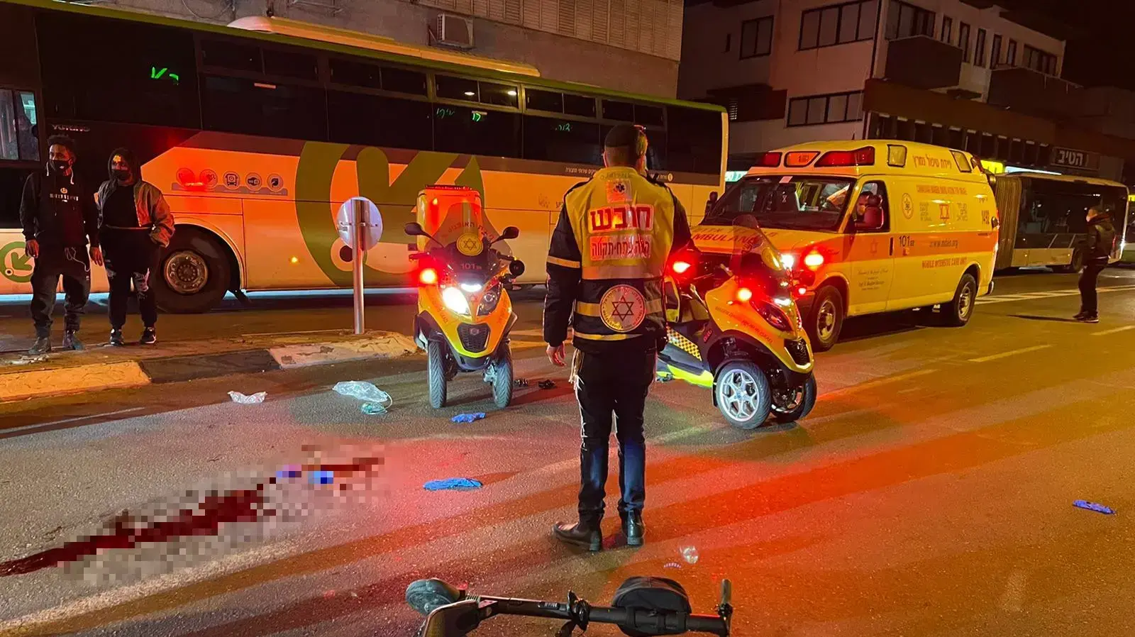 רוכב קורקינט חשמלי נפגע מאוטובוס בפתח תקווה רוכב קורקינט חשמלי נפגע מאוטובוס בפתח תקווה
